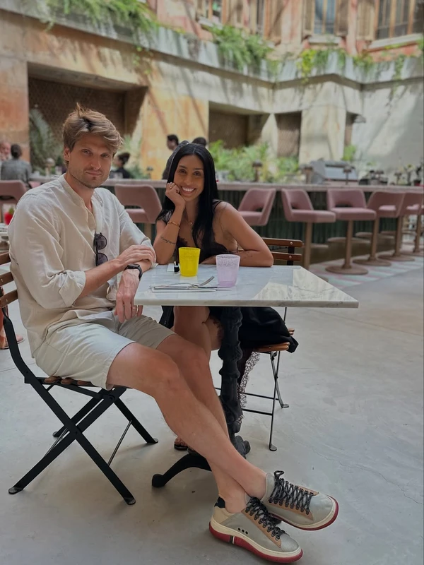 Amanda Djehdian e o marido, Mateus Hoffmann por Reprodução/Instagram