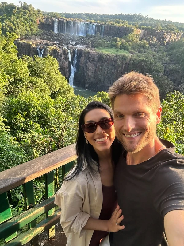 Amanda Djehdian e o marido, Mateus Hoffmann por Reprodução/Instagram