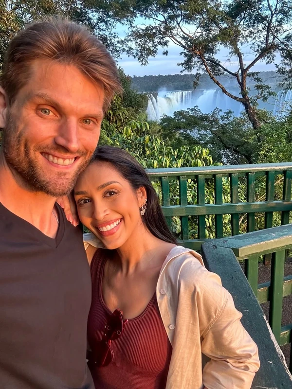 Amanda Djehdian e o marido, Mateus Hoffmann por Reprodução/Instagram