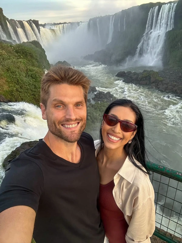 Amanda Djehdian e o marido, Mateus Hoffmann por Reprodução/Instagram