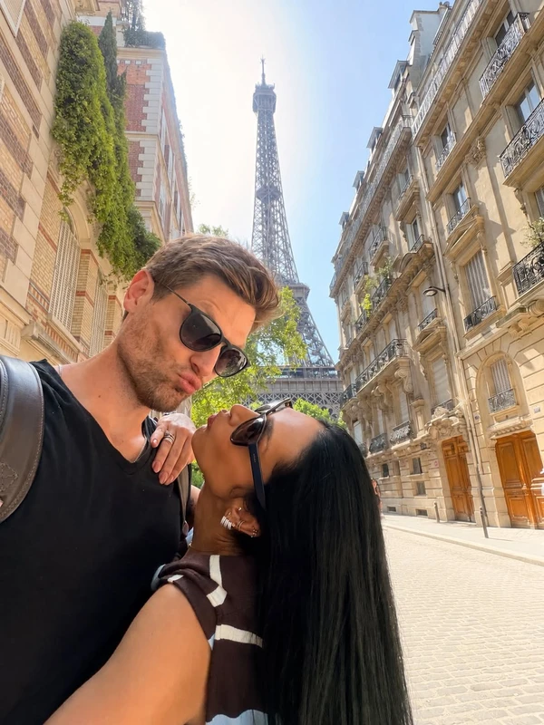 Amanda Djehdian e o marido, Mateus Hoffmann por Reprodução/Instagram