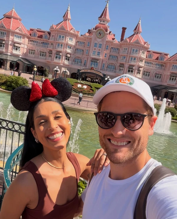 Amanda Djehdian e o marido, Mateus Hoffmann por Reprodução/Instagram