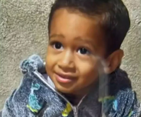 Bebê de 1 ano morre ao ser atingido no pescoço por linha de pipa considerada mais perigosa do que o cerol por Reprodução