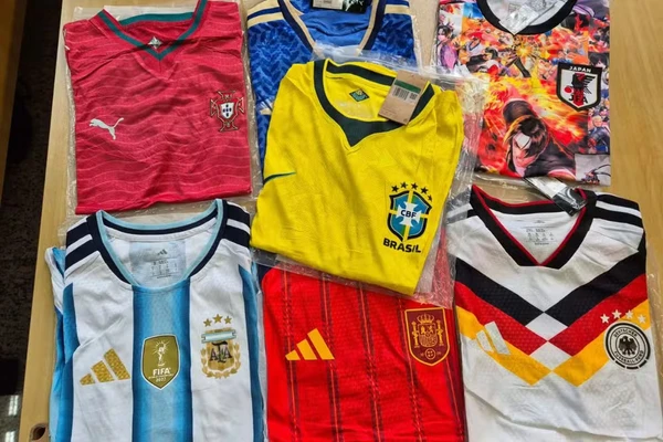 Camisas de seleções foram apreendidas