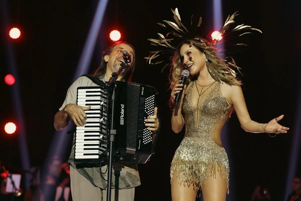 Claudia Leitte lança canção com Dorgival Dantas em novo EP