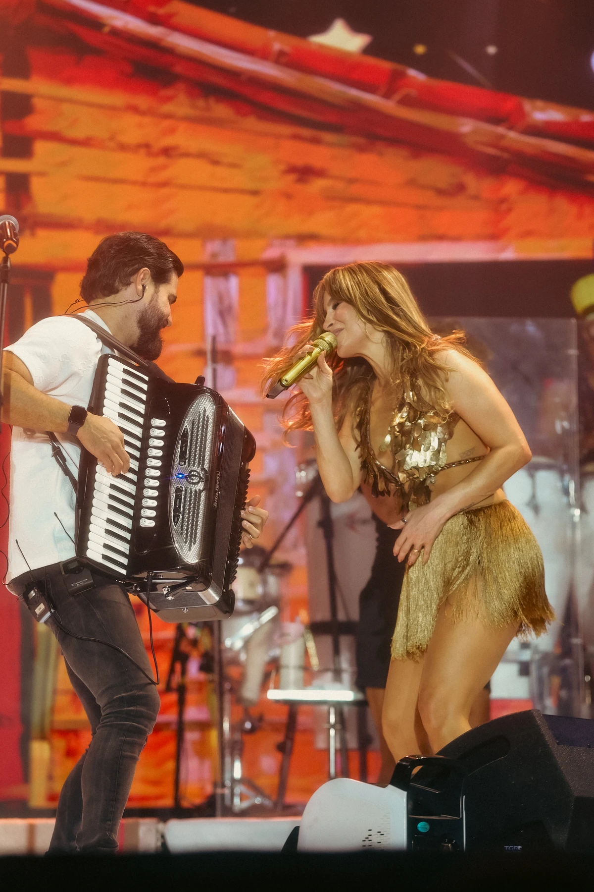 Cantora mistura axé, xote e romance por Divulgação