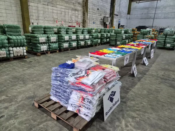 Material foi apreendido no porto de Santos por Divulgação/Receita Federal
