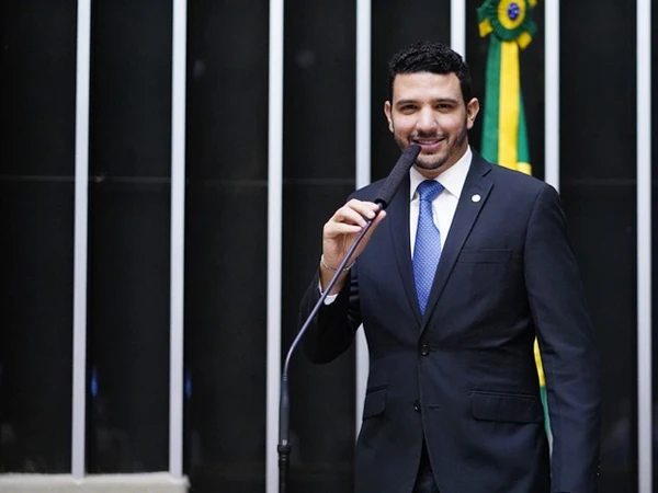 Neto Carletto por Cãmara