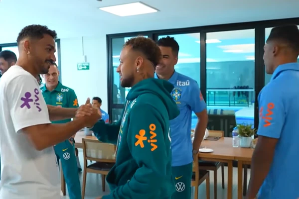 Neymar no primeiro dia de treino na Granja Comary por Reprodução/CBF TV