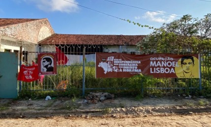 O imóvel terréo na Av. Dona Constança Goes Monteiro, zona central de Maceió, está em fase de conciliação na Justiça Federal por SPU/AL