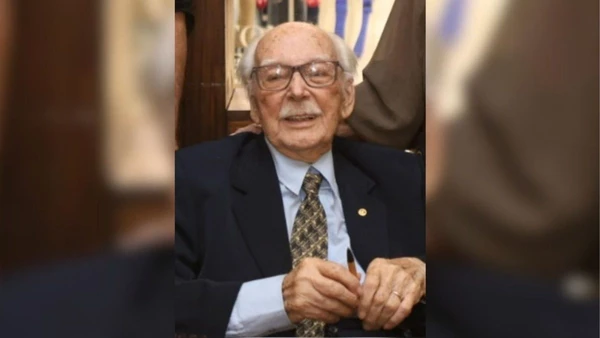 Quem é o brasileiro de 104 anos reconhecido como o escritor mais velho do mundo por Reprodução