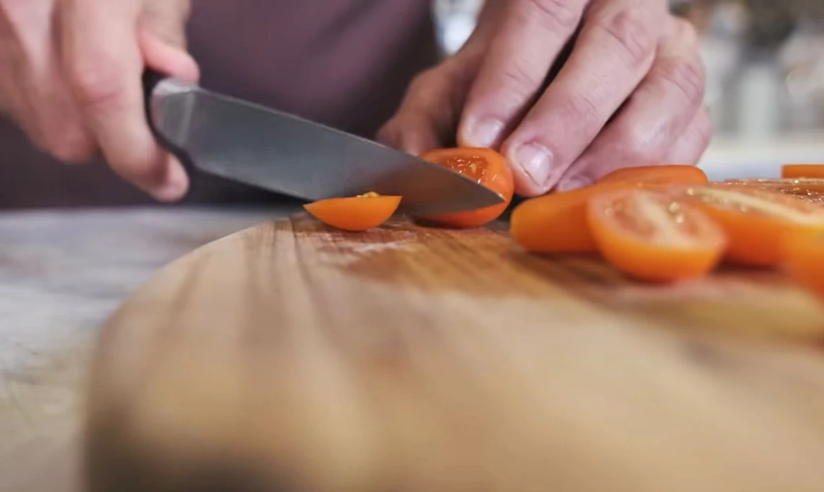 Receita de salada árabe: tomate cereja por Reprodução/Youtube