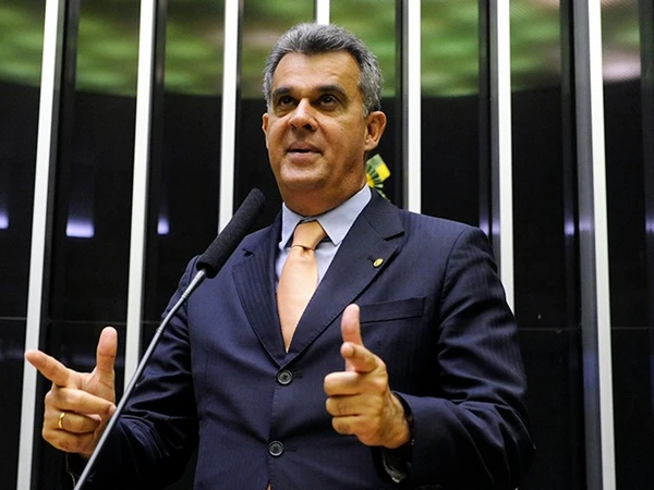 Sergio Brito por Cãmara 