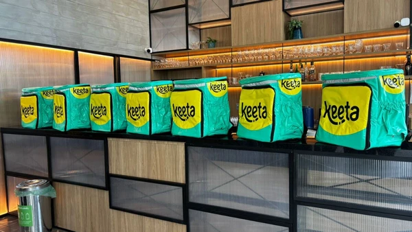 As plataformas de delivery agora são obrigadas a exibir um quadro-resumo com todo o detalhamento das taxas cobradas antes de o cliente finalizar o pedido. Reprodução/Keeta por AGÊNCIA BRASIL