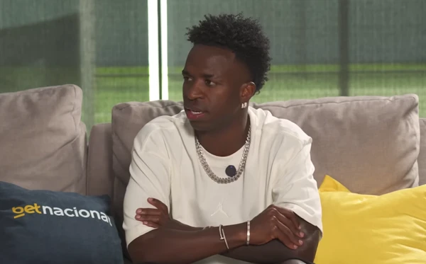 Vini Jr. em entrevista à CazéTV