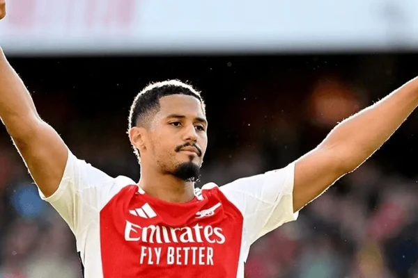 Outro nome forte do Arsenal, William Saliba completa a presença do clube inglês entre os atletas mais valiosos. O zagueiro está cotado em 102 milhões de euros.
 por Divulgação/Arsenal