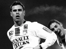 Imagem - Tricampeão francês morre aos 43 anos a caminho de estádio