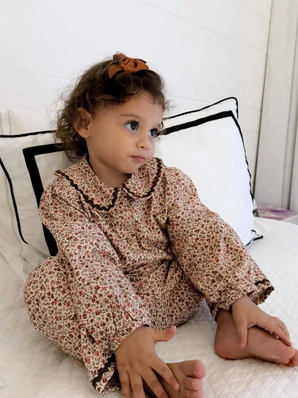 Amanda Kimberlly e Helena por Reprodução/Instagram