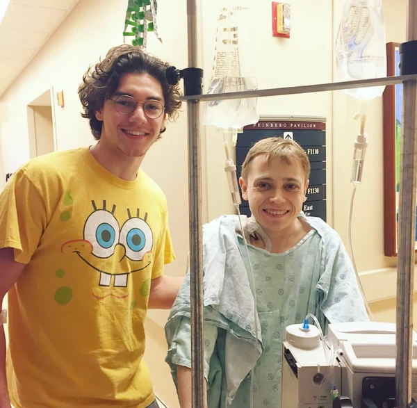 Belmont Cameli com seu amigo Brendan Flaherty por Reprodução/Instagram