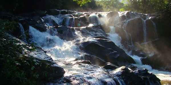 Cachoeira Meia Lua por Reprodução, Agita Pirenópolis