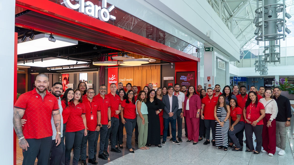 Equipe de Colaboradores Claro por  Azus Produtora