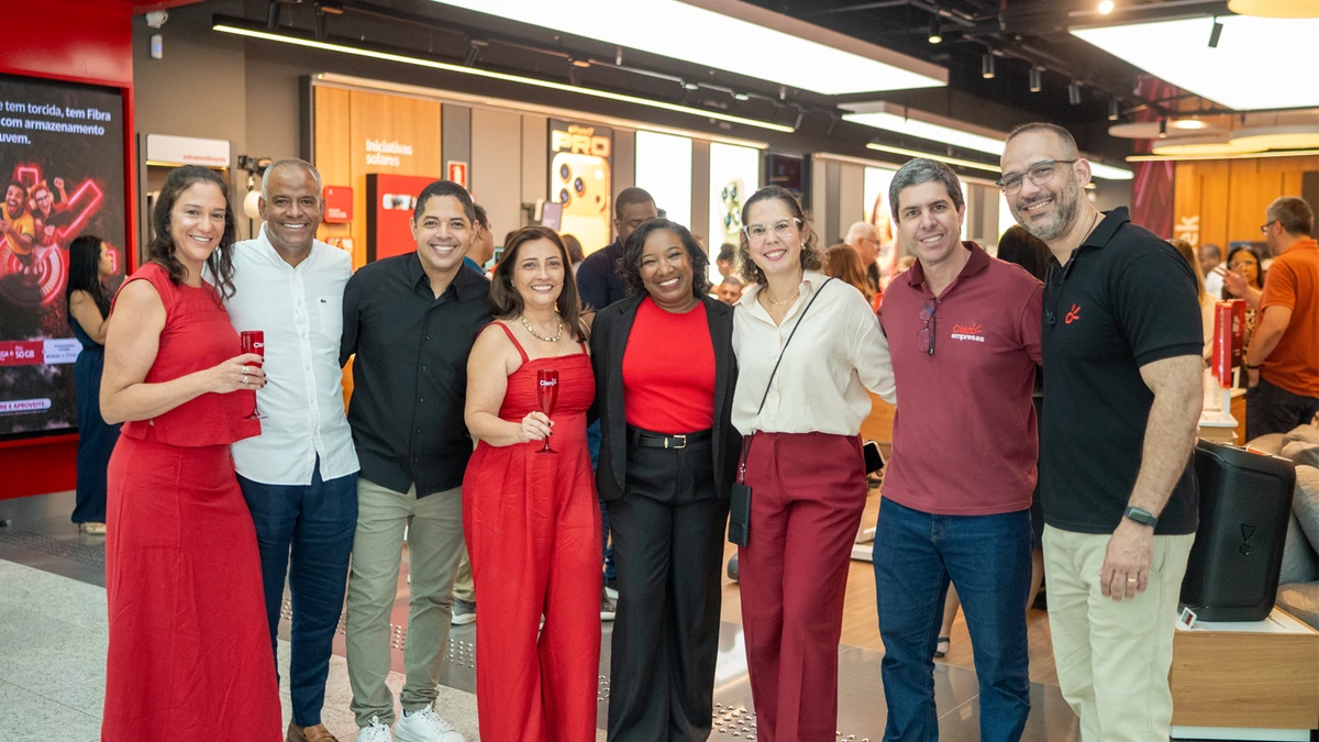 Thaís Andrade, Leonardo Marques, Jefte Chaves, Luciana Belmonte, Adriana dos Santos, Bárbara Souza, Pablo Salume e José Marques por  Azus Produtora