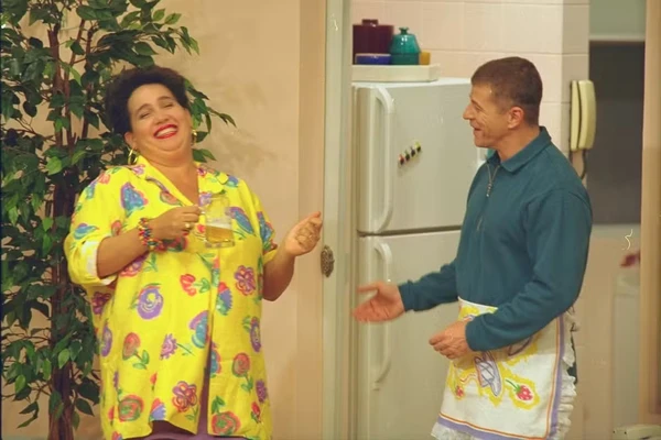 Claudia Jimenez e Miguel Falabella no "Sai de baixo"  por Sergio Andrade/ TV Globo
