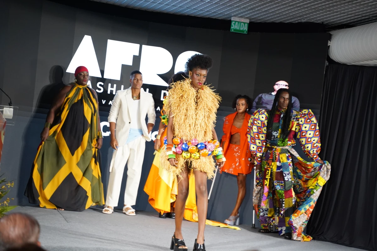 Desfile Afro Fashion Day no ESG Fórum Bahia por Walter Guedes e Erik Salles