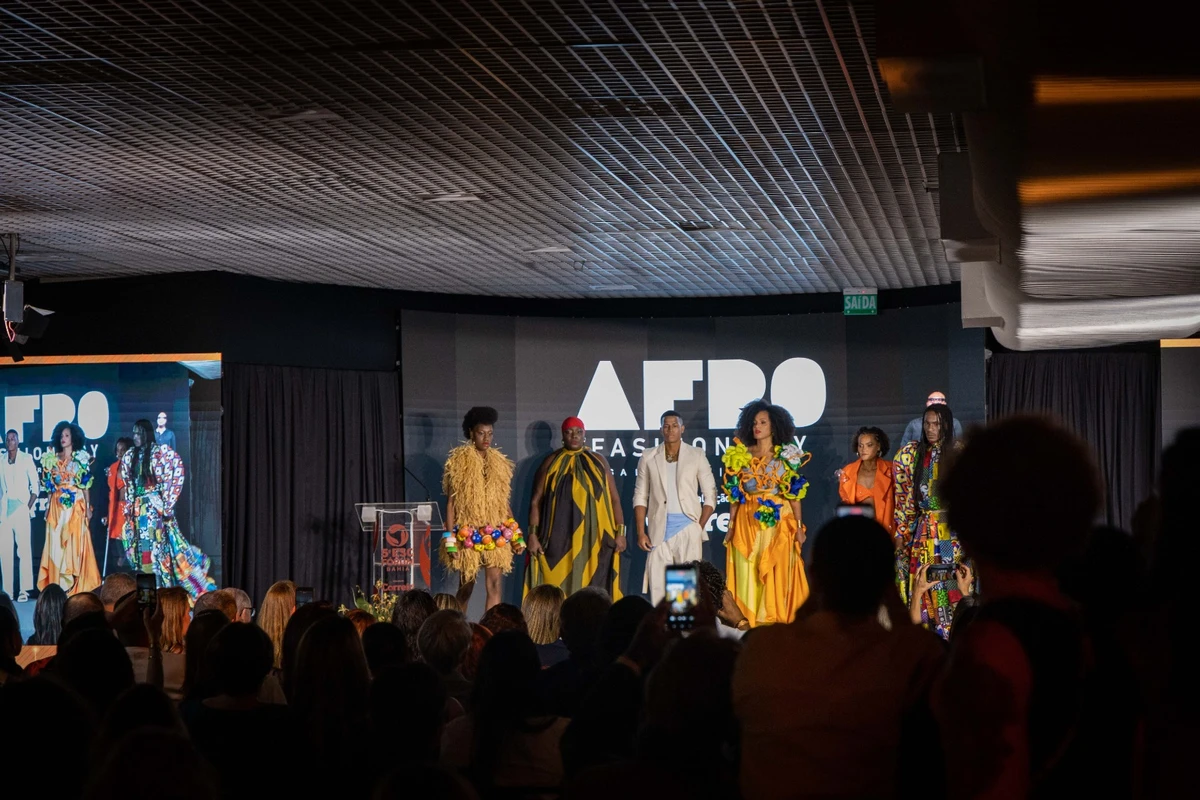 Desfile Afro Fashion Day no ESG Fórum Bahia por Walter Guedes e Erik Salles