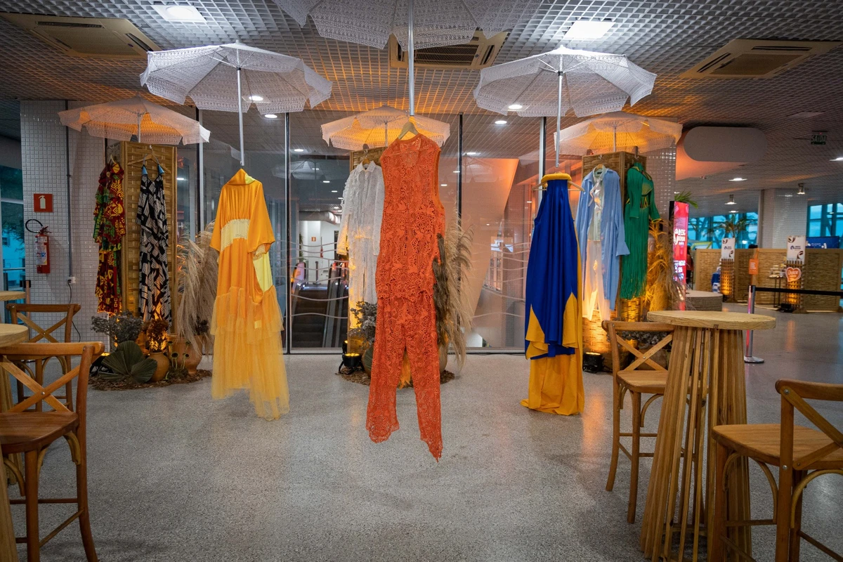 Exposição por Walter Guedes e Erik Salles