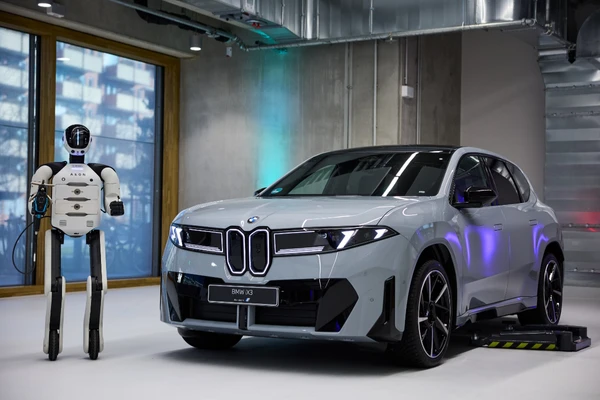 Robôs poderão atuar em atividades de logística, movimentação de peças e apoio  por Divulgação/BMW