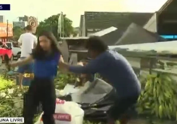 Jéssica Aquino foi agredida ao vivo por Reprodução