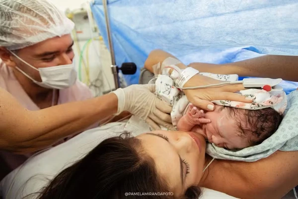 Lunara Campos e Thor Batista celebram chegada de Liam, segundo filho do casal  por Reprodução @pamelamirandafoto