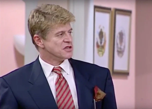 Miguel Falabella como Caco Antibes, em 'Sai de Baixo' por Reprodução/TV Globo