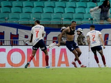 Imagem - Com gols nos acréscimos, Bahia vence o Botafogo de virada e volta a triunfar após oito jogos