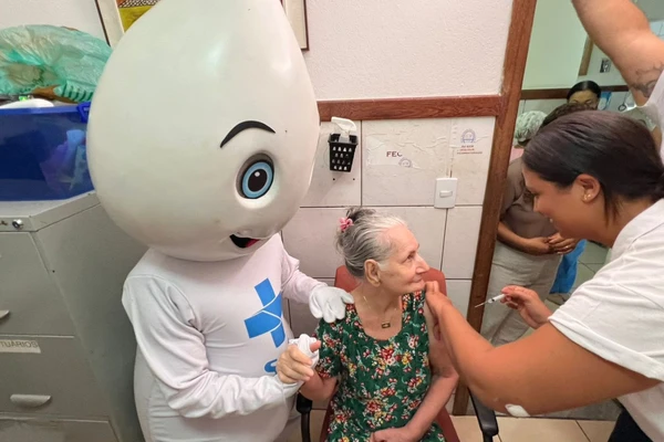 Vacinação continua disponível na rede municipal de saúde