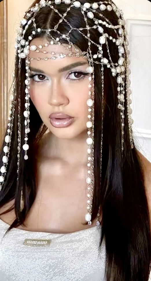 Headpiece é moda entre famosas como Franciny Ehlke por Reprodução/Redes Sociais 
