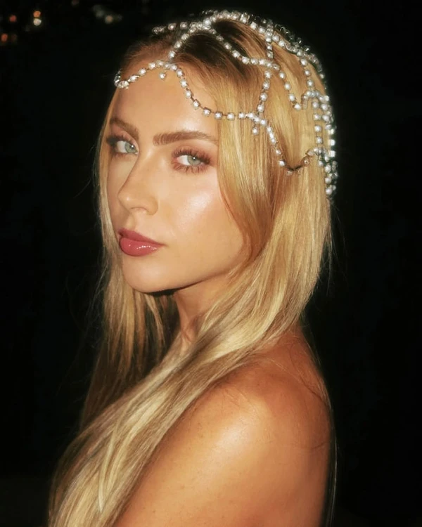 Headpiece é moda entre famosas como Jade Picon por Reprodução/Redes Sociais 