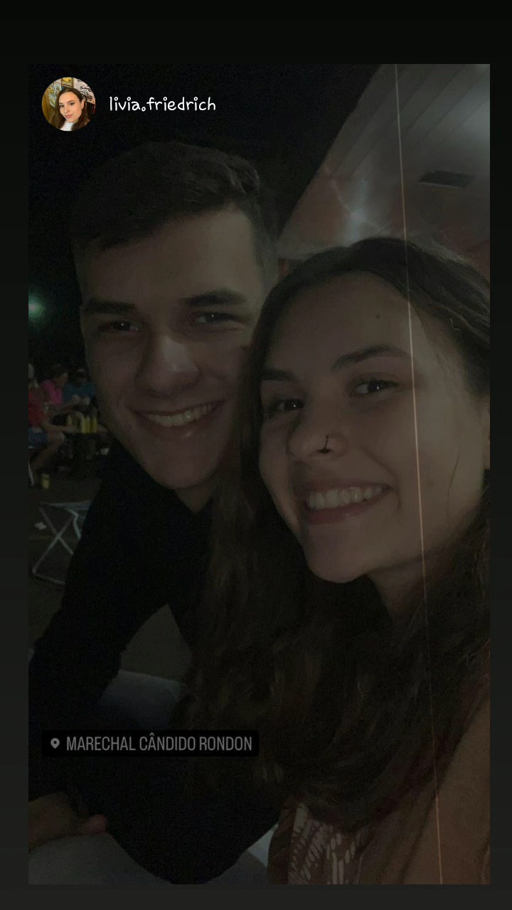  Ivan Goehlen, de 22 anos, e Lívia Friedrich, de 19, morreram em um acidente de trânsito por Reprodução/Instagram