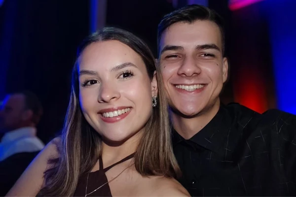  Ivan Goehlen, de 22 anos, e Lívia Friedrich, de 19, morreram em um acidente de trânsito