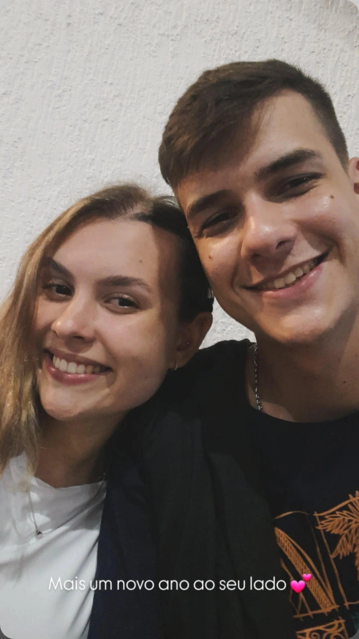  Ivan Goehlen, de 22 anos, e Lívia Friedrich, de 19, morreram em um acidente de trânsito por Reprodução/Instagram