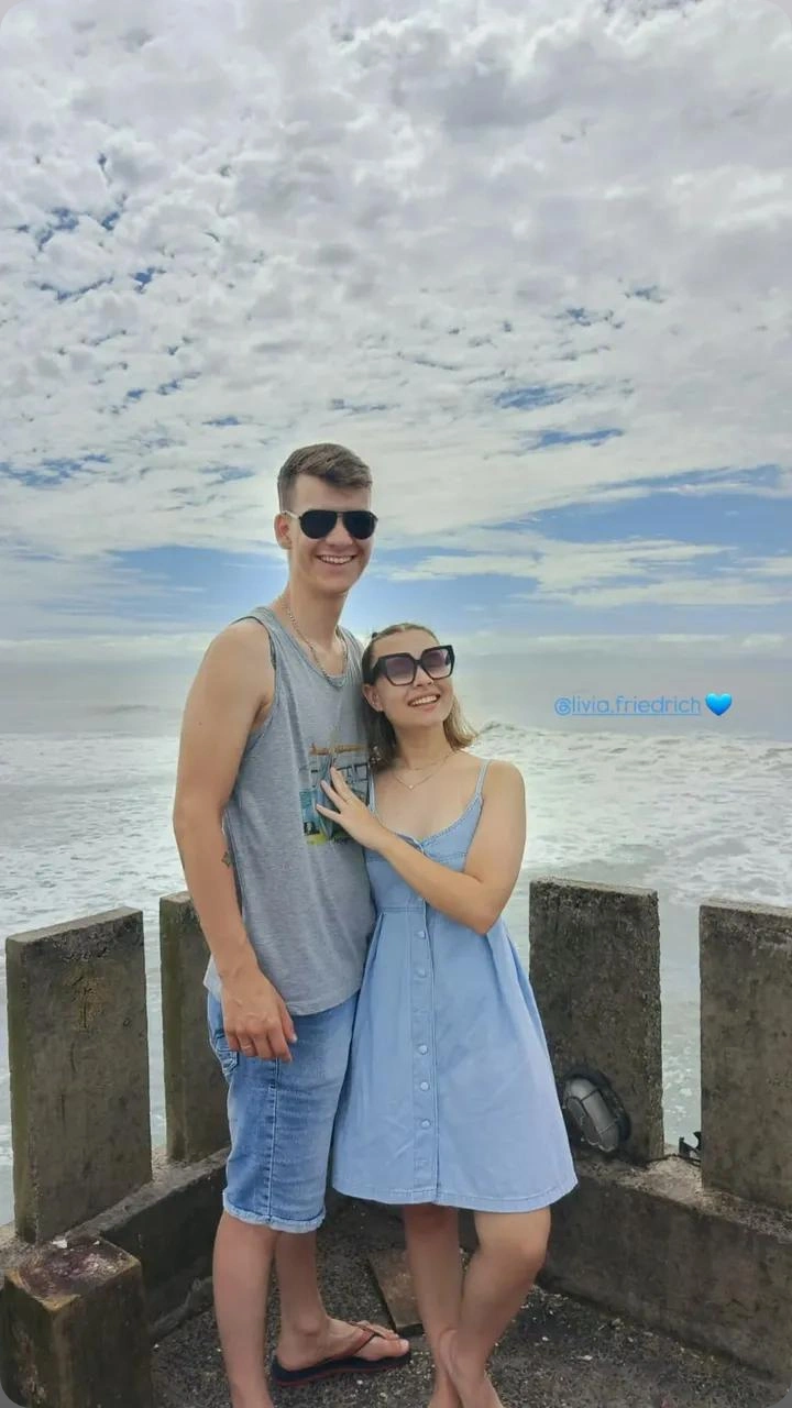  Ivan Goehlen, de 22 anos, e Lívia Friedrich, de 19, morreram em um acidente de trânsito por Reprodução/Instagram