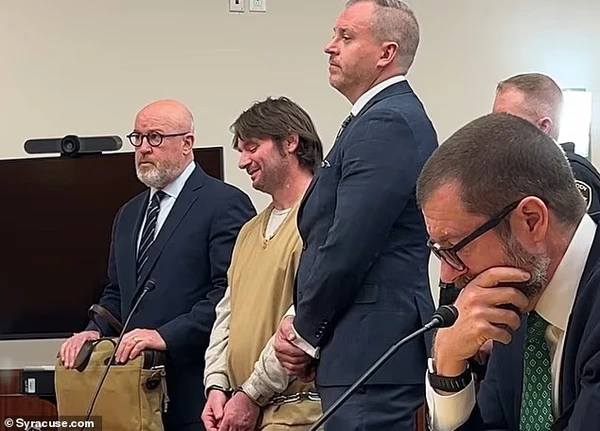 David Huff riu no julgamento por Reprodução