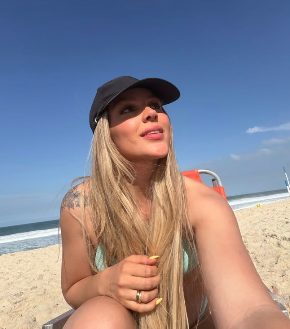 Atriz Letícia Carvalho por Reprodução | Instagram