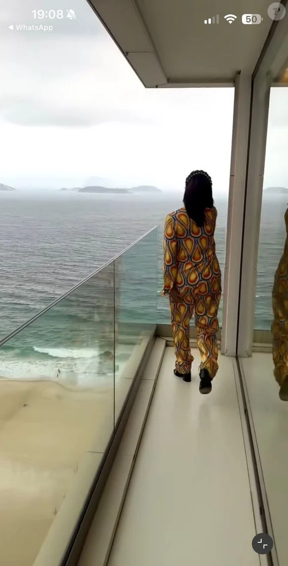 O novo apartamento de Narcisa Tamborindeguy em Ipanema tem 600 m², vista para o mar e valor estimado em R$ 48 milhões por Reprodução