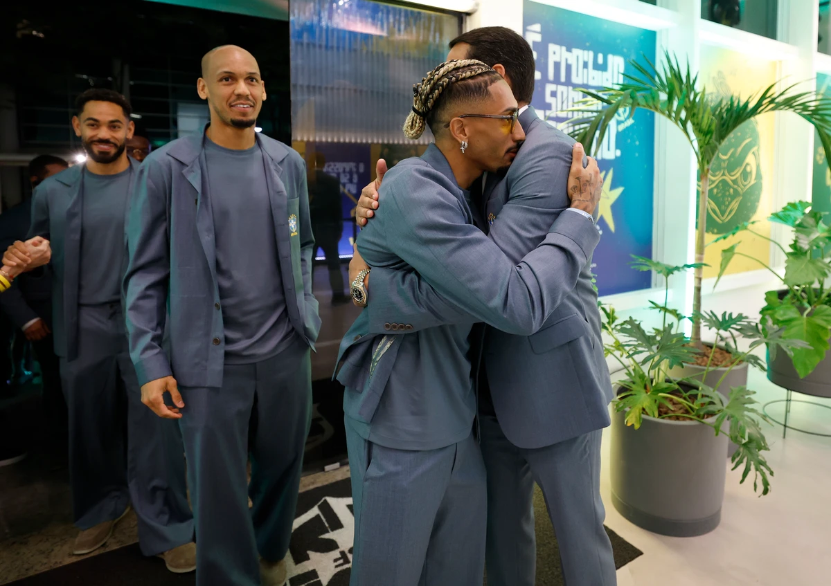 Seleção se despede dos funcionários antes de viajar para os Estados Unidos por Rafael Ribeiro/CBF
