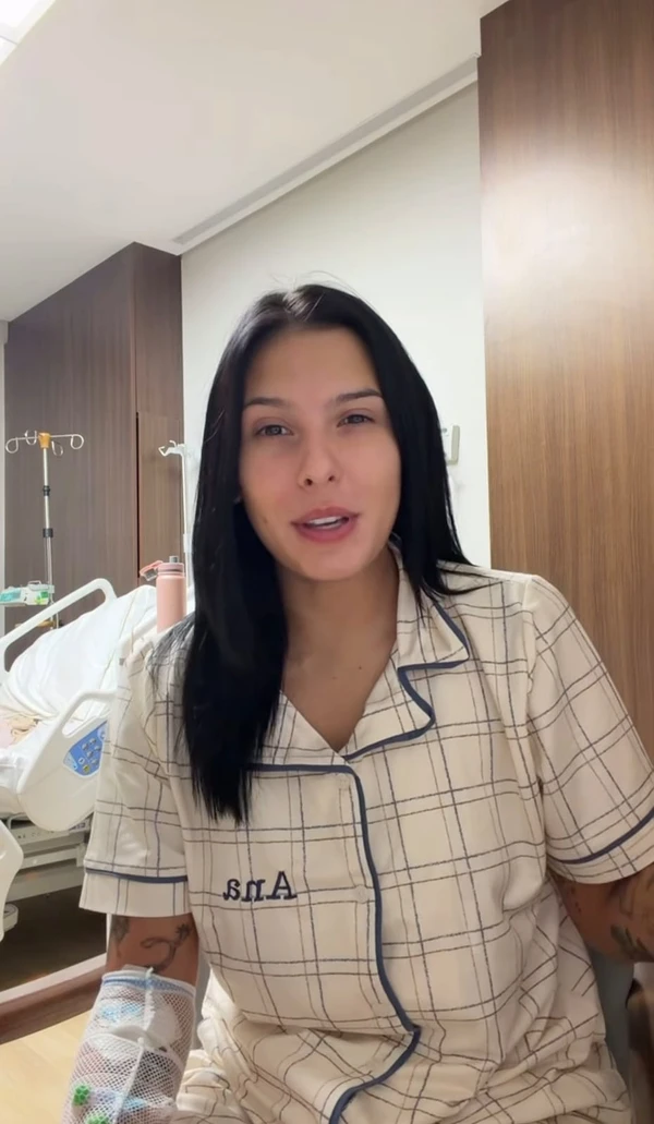 Sob efeito de anestesia, Ana Castela revela o que a levou a adiar cirurgia por Reprodução 
