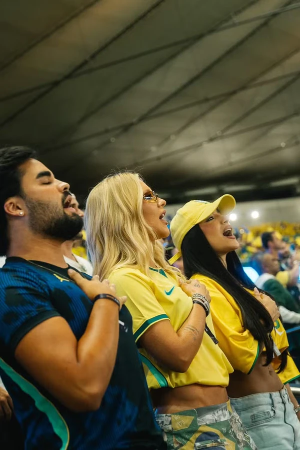 Virginia Fonseca com Lucas Guedez e Duda Freire por Divulgação/NOSSO
