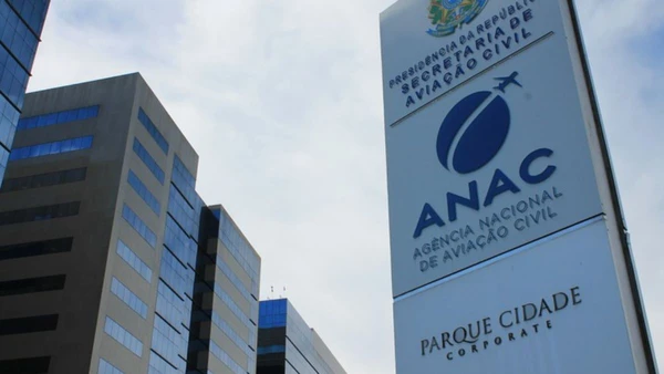 A Anac suspendeu 40% de suas fiscalizações após o congelamento federal de R$ 24 milhões, afetando companhias aéreas e aeroclubes.