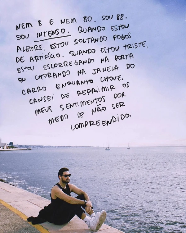 Baiano nascido em Feira de Santana, Matheus Rocha se tornou sucesso nas redes sociais com textos reflexivos por Reprodução/Instagram
